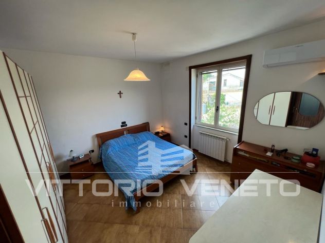 Appartamento al piano 1° con ingresso indipendente, ampia terrazza e sottotetto - Foto 8