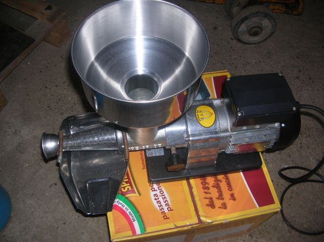 Macchina per conserva di pomodoro TRE SPADE volt 220 monofase - Foto 6