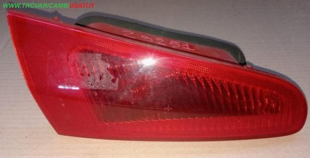 FANALE POST.S.(parte int.) INTERNO ROSSO ALFA ROMEO 147 (937-W8)  Parti elettriche  Fanaleria  Fanali  Fanale post. sx. ALFA ROMEO - 147 - 01-11-2004