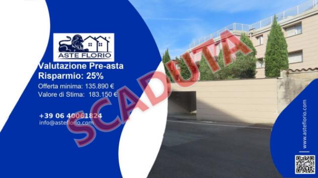 Immobile in asta di 75 m², box auto doppio in vendita a Lecco