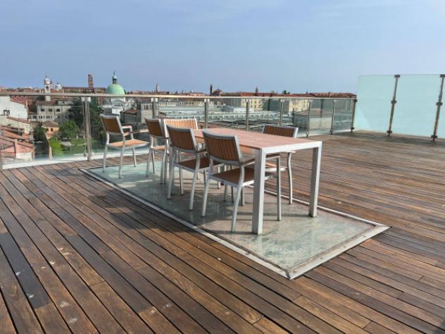 Attico / Mansarda di 230 m² con 4 locali in vendita a Venezia - Foto 2