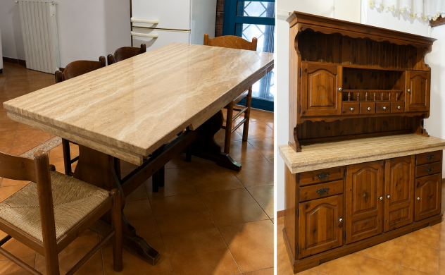 Sala da pranzo rustica in legno massello con piano in travertino