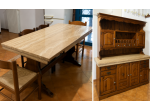 Sala da pranzo rustica in legno massello con piano in travertino