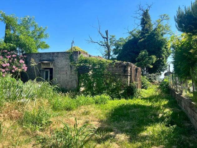 Porzione di Rudere con Terreno