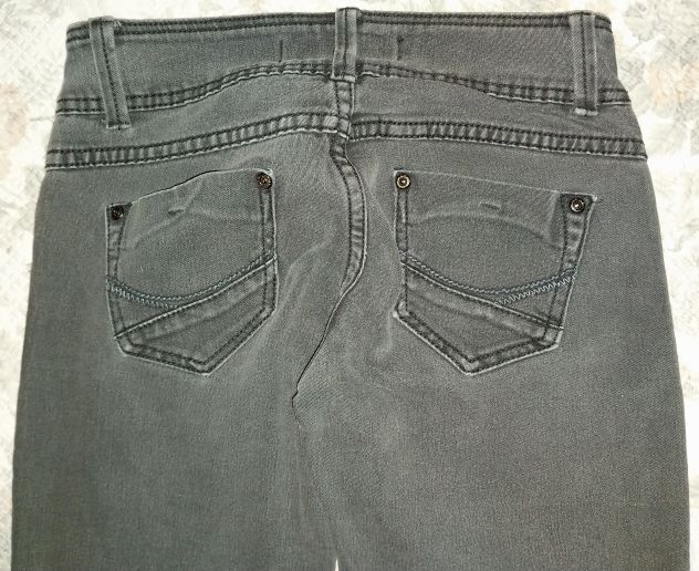 Jeans da donna in denim grigio Me&Me. - Foto 2