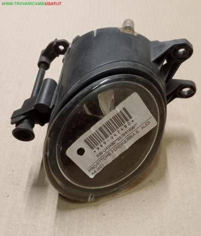 PROIETTORE FENDINEBBIA AUDI DX A4 (8E)  Parti elettriche  Fanaleria  Fendinebbia dx. AUDI - A4 - 01-01-2001 - 01-10-2004