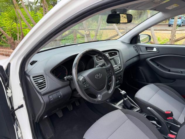 HYUNDAI - i20 - 1.2 5p. Connectline - Foto 9