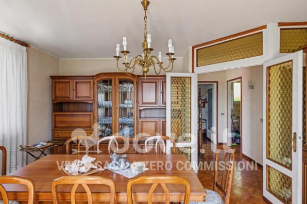 Casa indipendente di 240 m² con più di 5 locali in vendita a Luino - Foto 4