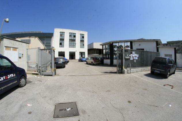 Ufficio pronto con posto auto euro 170 - Foto 10
