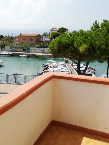 Foce Varano-Gargano-Appartamento vista porto-mare