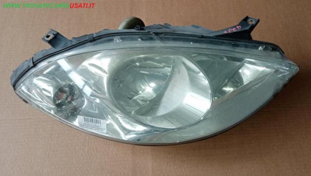 PROIETTORE D. DOPPIA PARABOLA MERCEDES Classe A (W169/C169) Parti elettriche Fanaleria Proiettori Proiettore ant. MERCEDES - Classe A - 01-10-2004