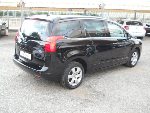 PEUGEOT - 5008 - 1.6 e-HDi 115 CV S&S ETG6 Allure AUTOMATICA & PANORAMA - Foto 3