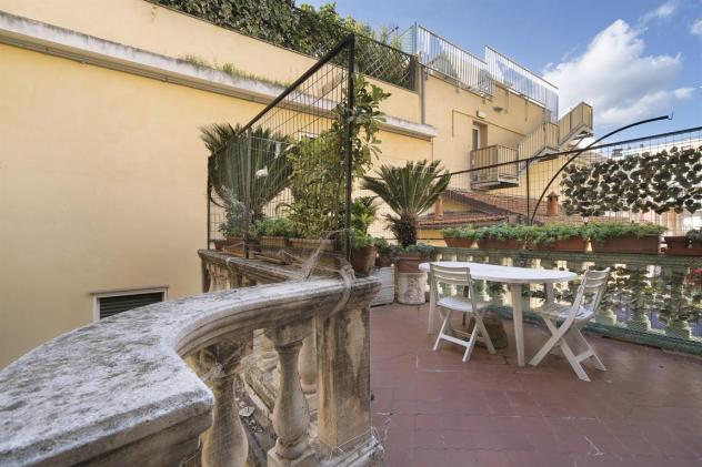 Alassio, grande appartamento con terrazzo nel budello. - Foto 9