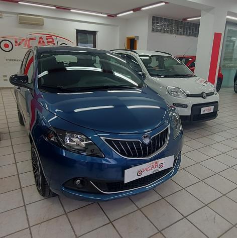 Lancia Ypsilon 1.0 FireFly 5 porte S&S Hybrid Ecochic UnYca NOLEGGIO - Foto 2