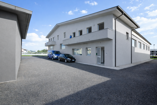 Capannone artigianale in affitto a Santa Maria a Monte 970 mq Rif: 1638