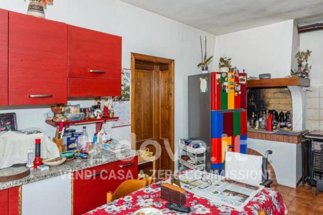 Casa indipendente di 150 m² con più di 5 locali e box auto in vendita a Cetona - Foto 6