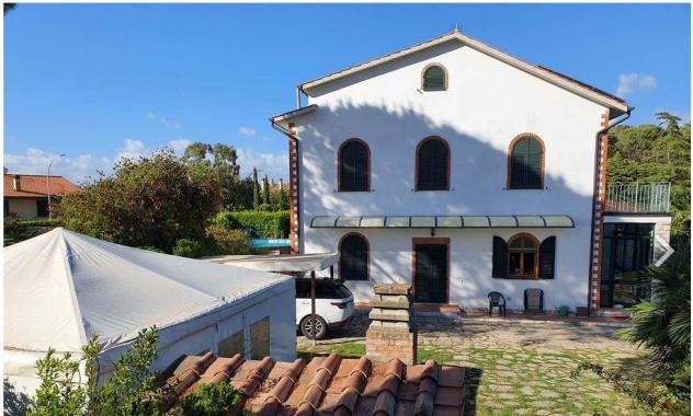 Villa in Vendita in zona NUGOLA con giardino - Foto 2