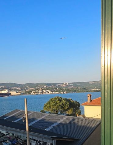 muggia vista mare 4 camere mq. 160 appartamento