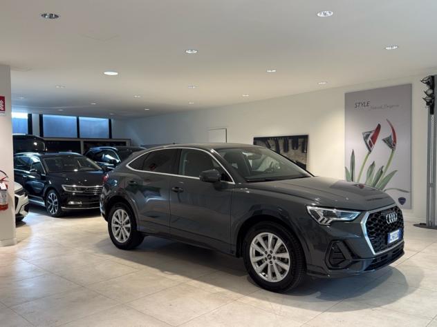 Audi Q3 SPB 45TFSIe PHEV S tronic Bus. Plus Navi LED 18” - Foto 2