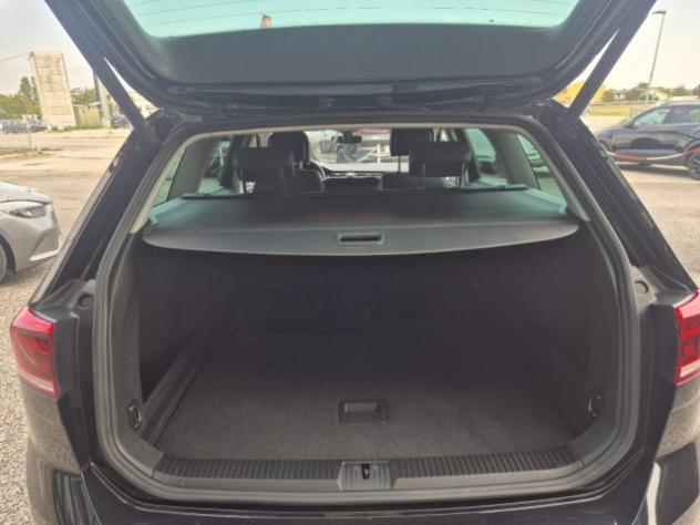 VOLKSWAGEN Passat Variant 2.0 TDI SCR 200 CV 4MOTION DSG Executive rif. 24195021 - Foto 10