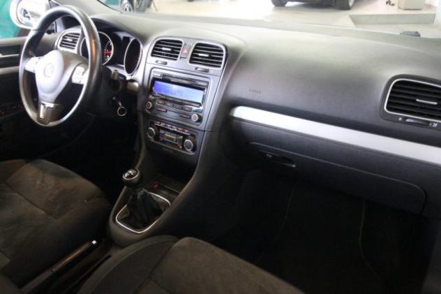 VOLKSWAGEN Golf Variant 1.6 TDI DPF Highline rif. 23926476 - Foto 9