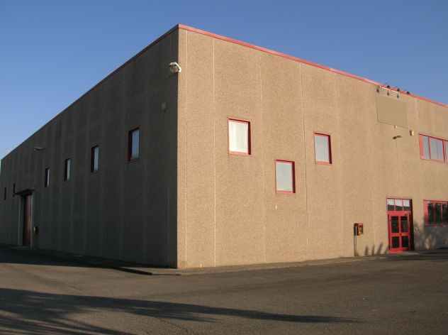 AFFITTASI CAPANNONE INDUSTRIALE DI PREGIO - ZONA STRATEGICA - Foto 2
