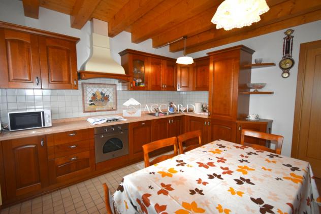 CASA INDIPENDENTE di 9 vani e di 300 mq (SAN PIETRO DI FELETTO) rif. GA12 - Foto 5