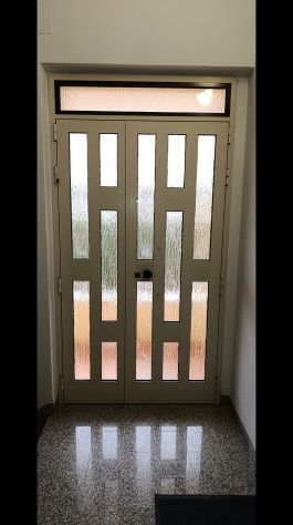 PORTA D'INGRESSO IN ALLUMINIO DESIGN MODERNO CON INSERTI IN VETRO - Foto 3