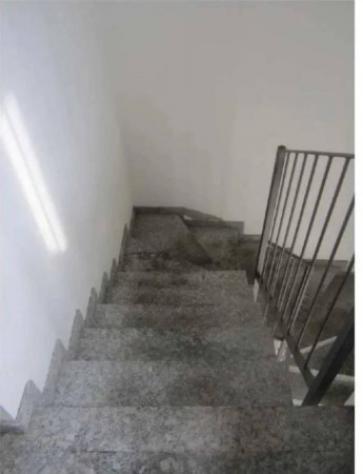 Immobile in asta di 114 m² con più di 5 locali e box auto in vendita a Erba - Foto 3