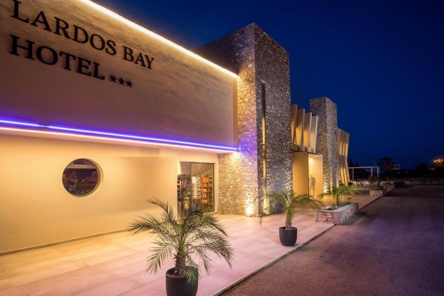 Cameriere/Barista per hotel a rodi Grecia