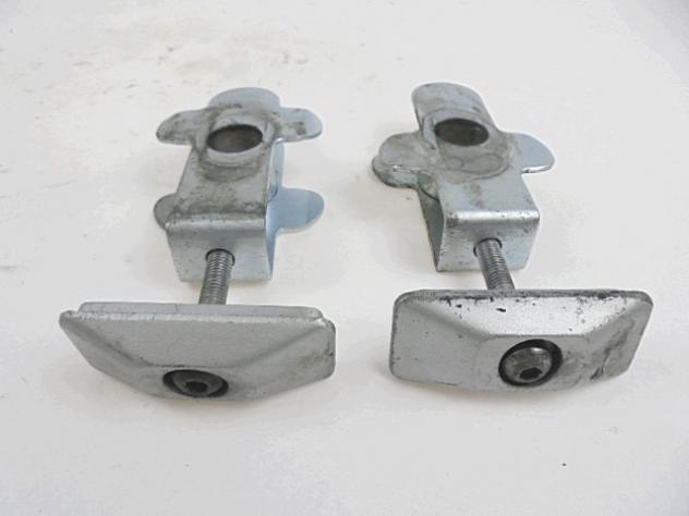 SET REGISTRI CATENA SUZUKI GSF 600 BANDIT 2000 - 2005 6141021E00 6142145D00 CHAIN ADJUSTER SET CON DIFETTO - Foto 2