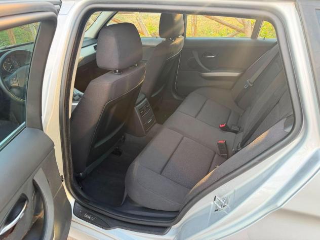 BMW - Serie 3 Touring - 320d Futura - Foto 7