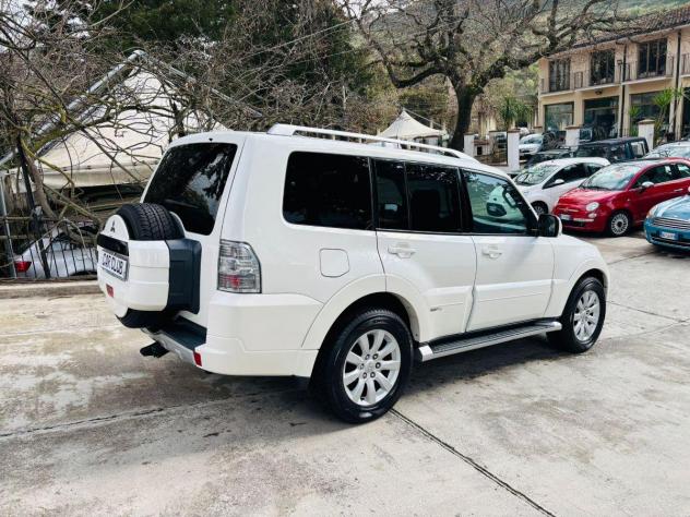 Mitsubishi Pajero 3.2 DI-D 200cv Aut. 7p.Instyle Full - Foto 4