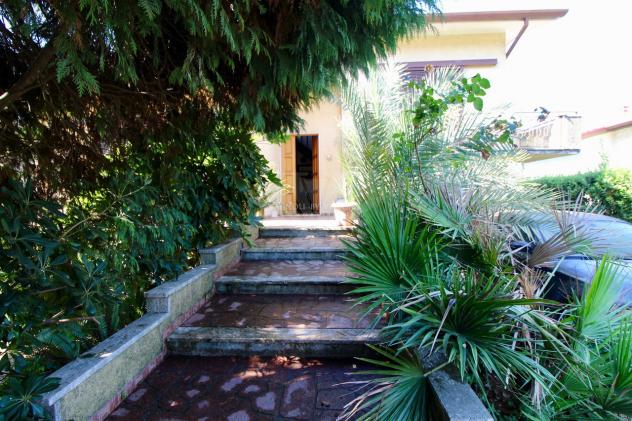 VILLA di 12 vani e di 180 mq (PIETRASANTA) rif. 260/VV - Foto 3
