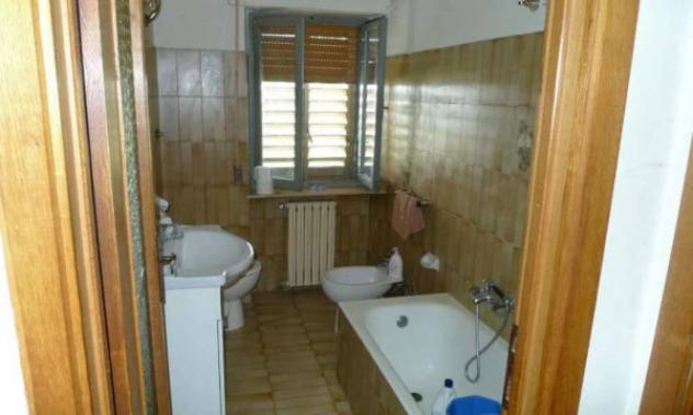 Immobile in asta di 188 m² con più di 5 locali e box auto in vendita a Ripe San Ginesio - Foto 7