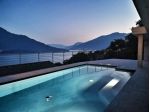 Trilocale vista lago in nuovo residence con piscina