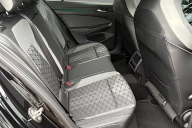 VOLKSWAGEN Golf 2.0 TDI 150 CV DSG SCR R-Line rif. 23758174 - Foto 6