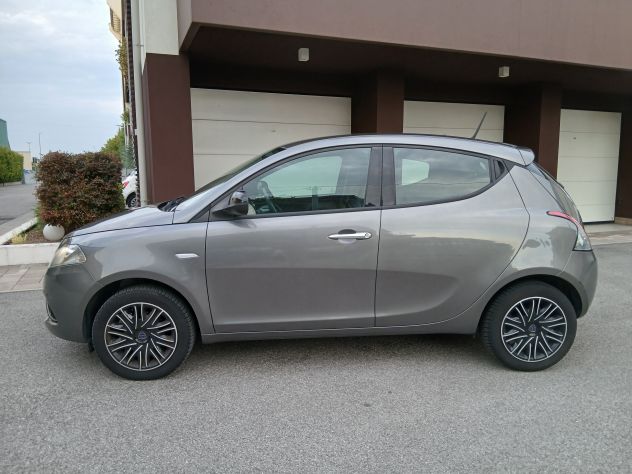 Lancia Ypsilon 1.2 Gold Ok neopatentati prezzo finanziabile - Foto 5
