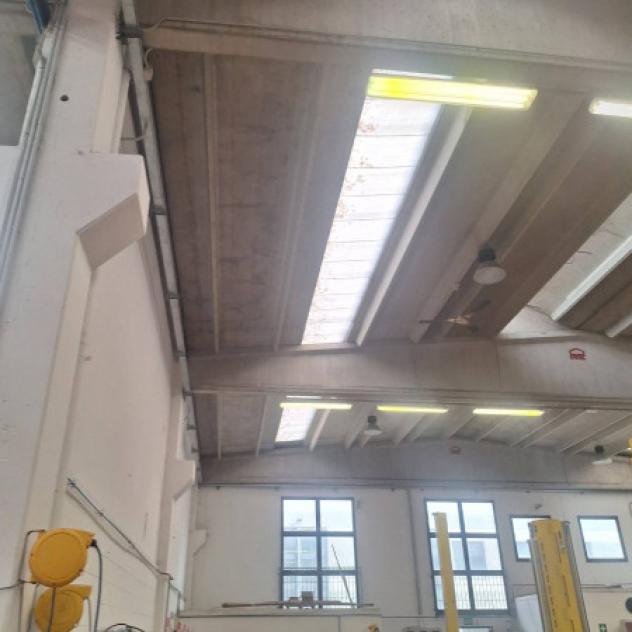 Immobile di 700 m² in affitto a Scandiano