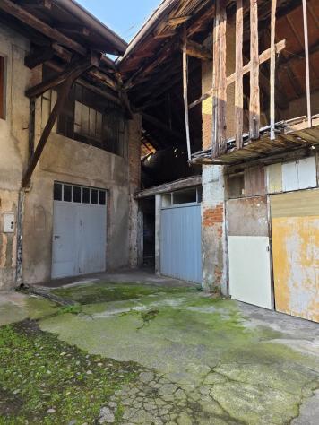 VAPRIO D'ADDA RUSTICI ADIBITI A MAGAZZINO - Foto 4