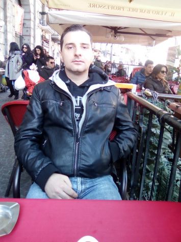 AIUTANTE RECEPTIONIST DI HOTEL CON VITTO E ALLOGGIO
