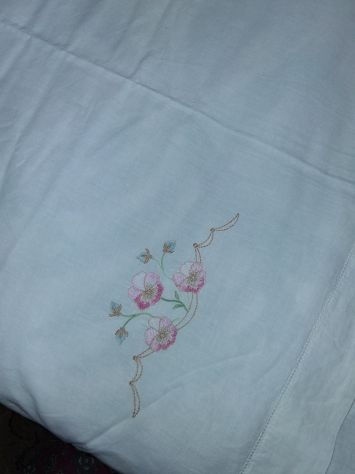 Parure Letto Matrimoniale Ricamata 2 piazze puro Cotone Lenzuolo sopra 2 Federe - Foto 5