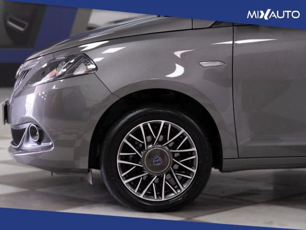 Lancia Ypsilon 1.0 Firefly Hybrid Gold Plus 70CV 5 Porte - Foto 8
