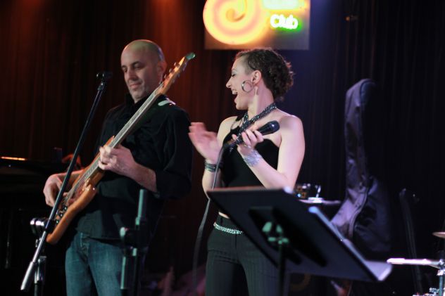Lezioni di chitarra e basso in presenza o online - Foto 4