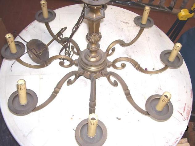 Lampadario in bronzo massiccio a 8 luci
