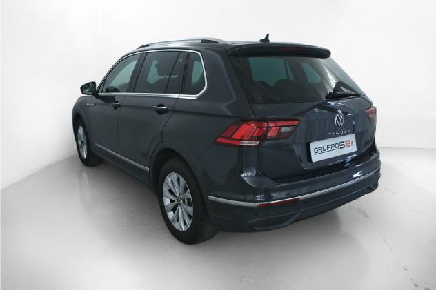 Volkswagen Tiguan 2.0 TDI SCR 150 cv Life DSG / Fari LED - ACC - Park Pilot ant e post - Climatronic 3 zone - Driver Assistence Pack - Foto 6