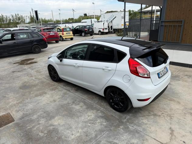 Ford Fiesta 1.5 TDCi 75CV 5 porte Black & White Edition - Foto 5
