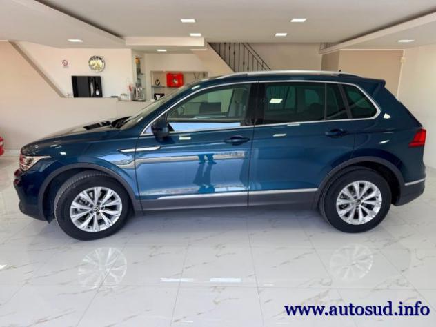 VOLKSWAGEN Tiguan 2.0 TDI 150 CV SCR DSG Life rif. 23991597 - Foto 4