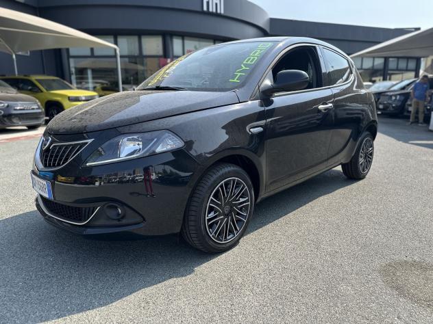 Lancia Ypsilon 1.0 FireFly 70cv Hybrid Silver - Foto 3