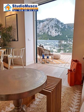 APPARTAMENTO di 3 vani e di 75 mq (CAPRI) rif. CVPZZ
